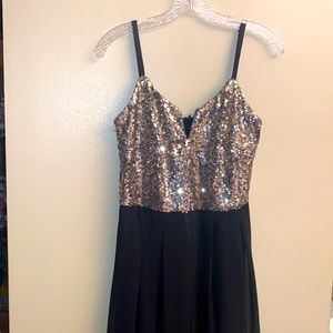 NWT Long  dress with sequin